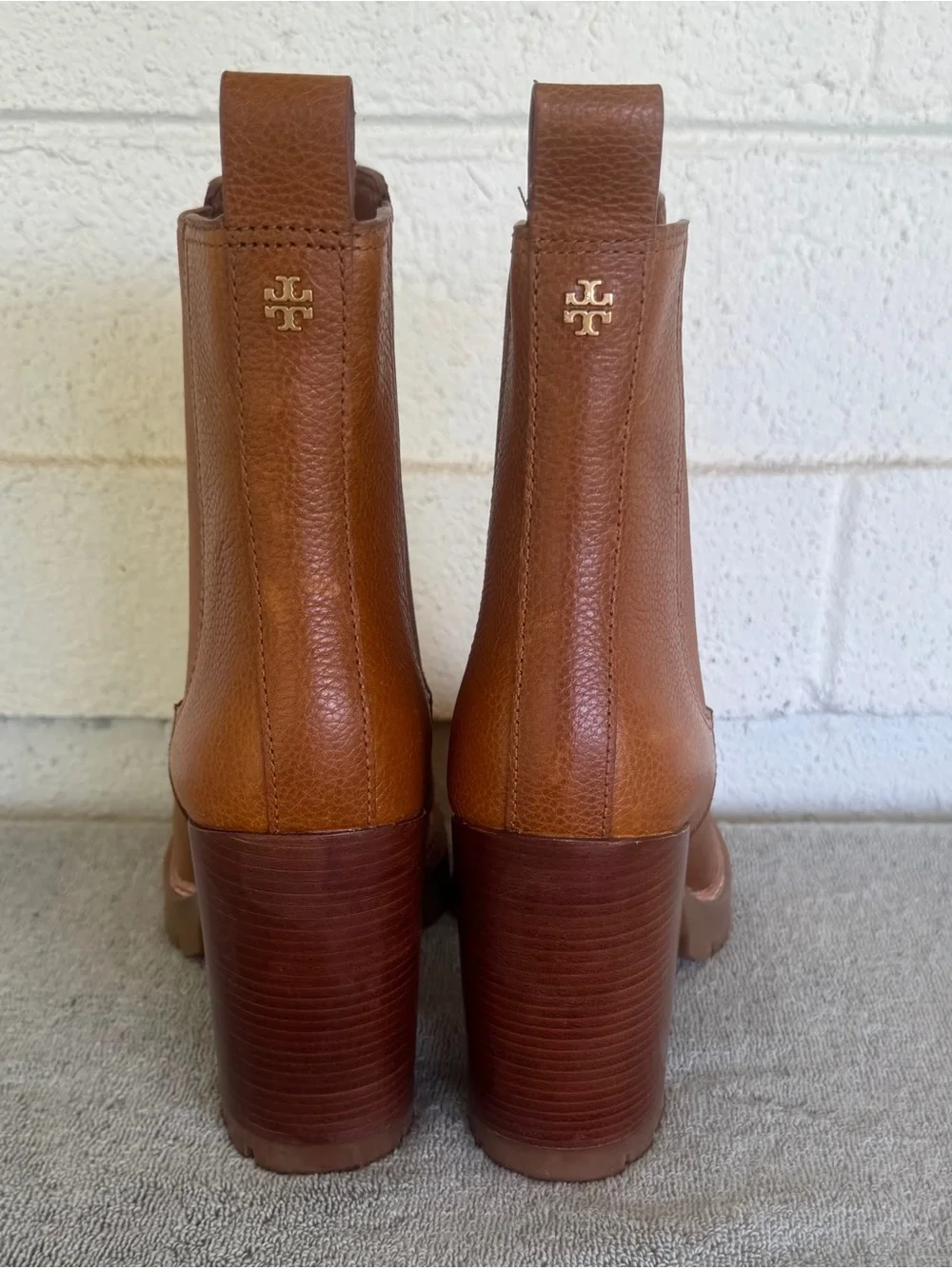 TORY BURCH CARSON LUG SOLE ANKLE BOOT Toasted Caramel Size 8